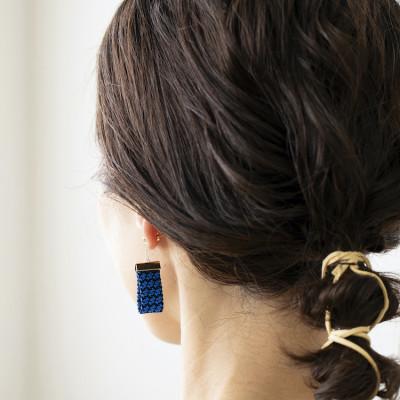 ふるさと納税 与謝野町 kuska fabricのガルザピアス【丹後ブルー】世界でも稀な手織りファブリック |  | 01