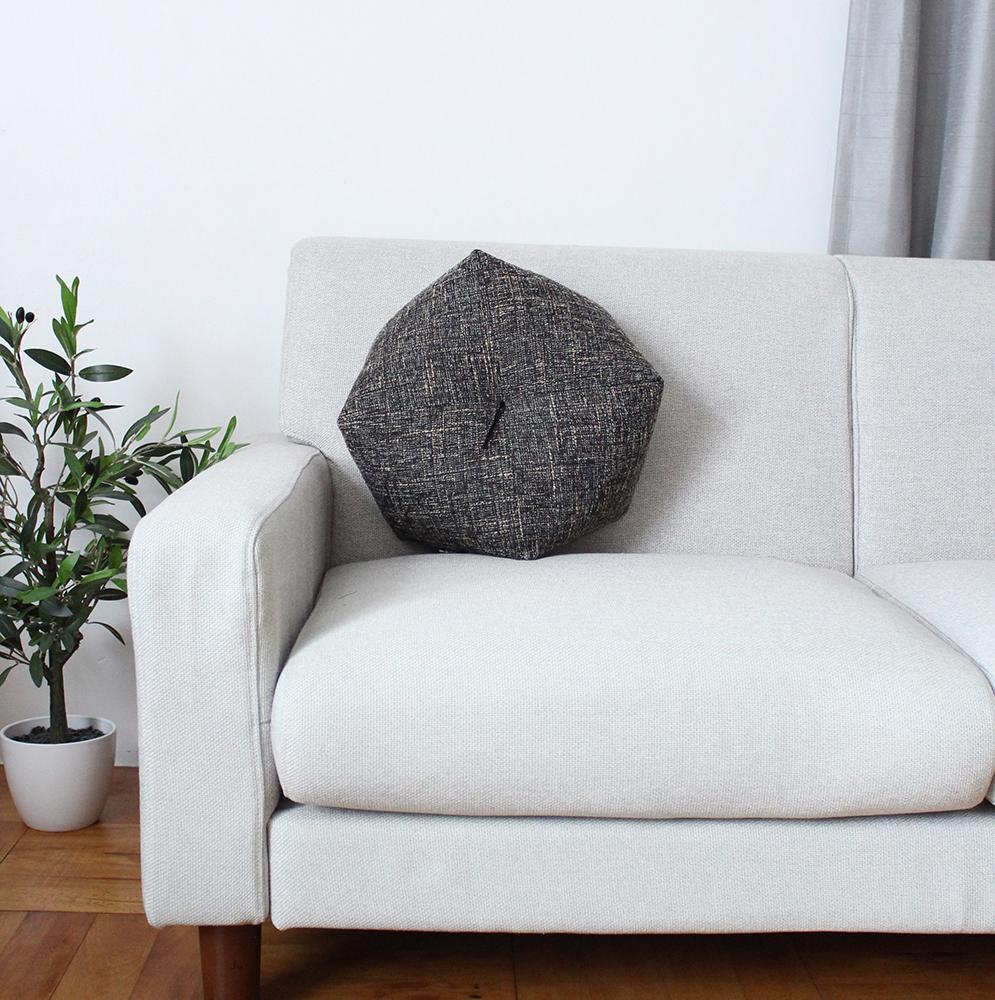 【ふるさと納税】【洛中高岡屋】落ち着いた色目と素材感 ブレンデル おじゃみ座ぶとん＜ブラック＞ | 京都 座布団 クッション ギフト お祝い 内祝い 老舗 洛中高岡屋 京都府 京都市