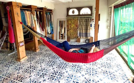 方舟ベッドハンモック「ストレンス」 沖縄 おきなわ 大宜味村 いぎみ てぃぐま キャンプ アウトドア 自然 ベット ハンモック 手作り 職人 ゆらゆら 編み物 アート インドア やんばる 家具 インテ