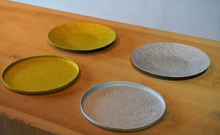 【金属工芸品】雪色の盛皿 アルミ製 白色 19.5cm×20.5cm×1.5cm程 1枚 軽銀盛皿 キッチン 皿 食器 おしゃれ お洒落