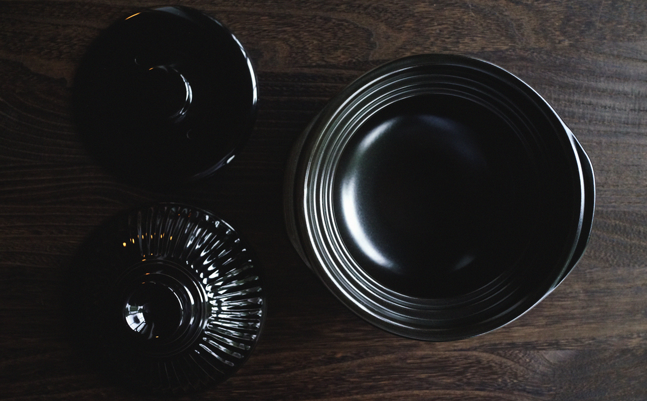 【泗水十貨店】菊花黒　ごはん鍋（2合）