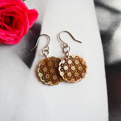 【ふるさと納税】茶蝶貝のレース彫刻「麻」ピアス【1237889】