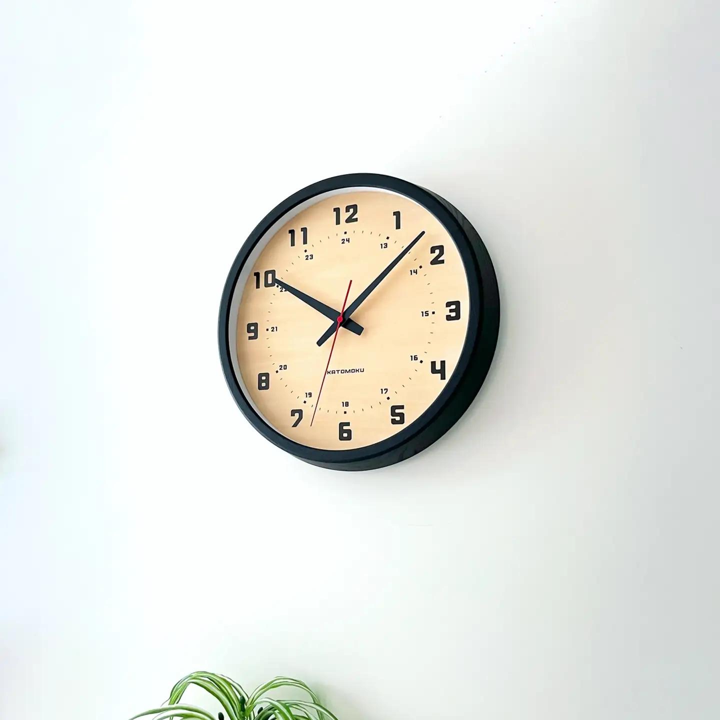 KATOMOKU muku clock 8 ≪km-81BKRC≫木製掛け時計(ブラック/電波スイープムーブメント(連続秒針))【R7441】
