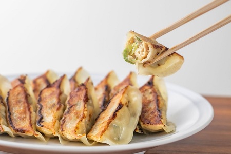 諏訪市のソウルフード！  テンホウのぎょうざ 56個入×2袋 餃子 冷凍 惣菜 お取り寄せ 【21ｰ01】 