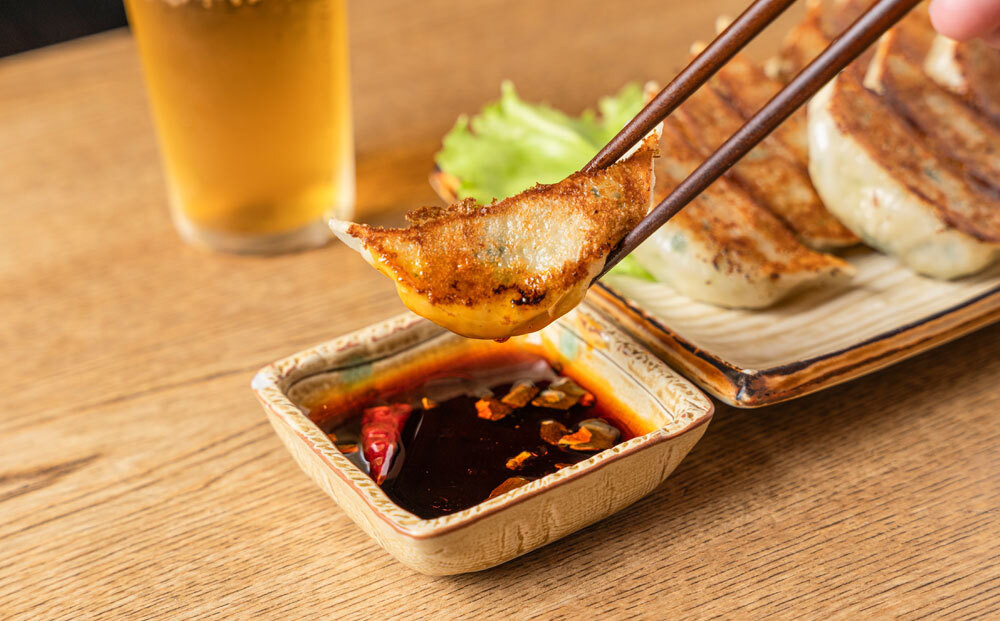 【ぎょうざ処　亮昌】冷凍亮昌ぎょうざ　贈答用セット(木箱入り) 261009_B-GR01