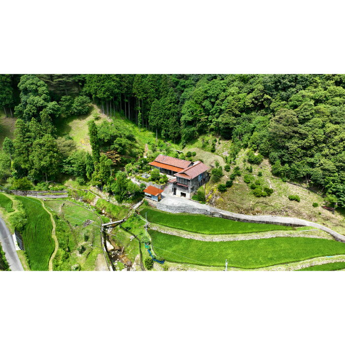 【ふるさと納税】【要事前連絡】ドローン 空撮 サービス（島根県大田市内撮影限定） 有資格者 ドローン 撮影 自宅 マイホーム 実家 会社 静止画 思い出 記念 不動産 眺望撮影 風景 自然 ゆかりの地 風景写真