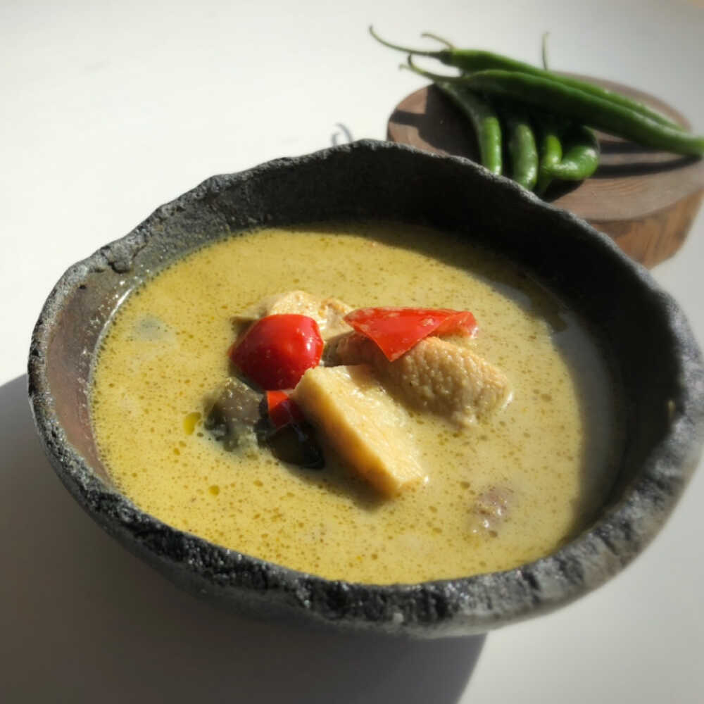 【ふるさと納税】グリーンカレー 約180g×5パック 計900gセット 【SOUP LAB】[AYAK004]