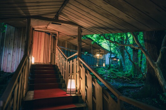 B-17 奈良・春日奥山　月日亭　1泊2食付　ペア宿泊券