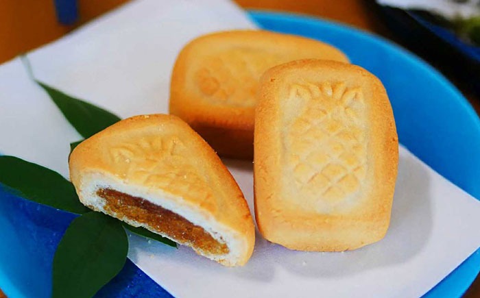 【沖縄高級焼き菓子2種セット】銘菓 琉球酥 (りゅうきゅうすー)・万果酥（マンゴーすー） 16個×1箱 和菓子 茶菓子 お土産 お取り寄せ ギフト 沖縄市 / 琉球酥製造所[BCDO006]