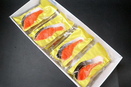＜12月8日決済分まで年内配送＞無添加天然熟成紅鮭1切(約80g)真空×14P A-11240