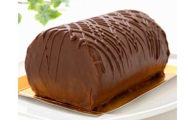見た目も味も昭和レトロ　懐かしチョコロールケーキのペ