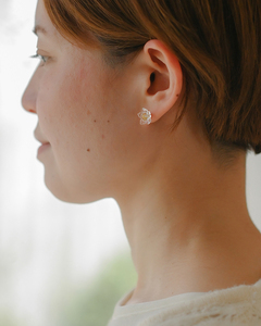 HARIO ピアス リトルフラワー［HAP-F-005］｜耐熱 ガラス アクセサリー ハリオ ランプワークファクトリー 職人 繊細 フォーマル カジュアル きれいめ おしゃれ 20代 30代 40代_