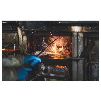 ふるさと納税 湯浅町 【年末12/25〜30発送予定】黄金藁焼き一本釣り戻り鰹タタキ1kgと藻塩(5パック)のセット |  | 01