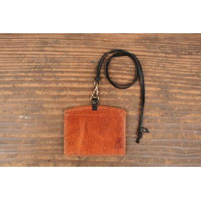 ふるさと納税 対馬市 【対馬のイノシシ革】ネームホルダー(キャメル) |  | 01