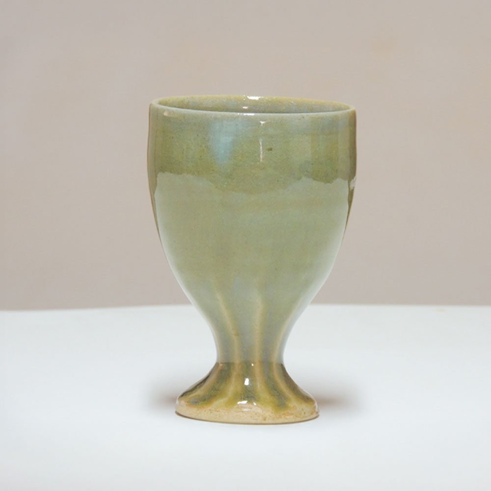 【ふるさと納税】マスカット釉ワイン坏 1個 マスカット・オブ・アレキサンドリア 古木灰 釉薬 灰釉陶器 粘土 長石 硅石 ワイングラス コップ 食器 日本製 岡山県 倉敷市 送料無料