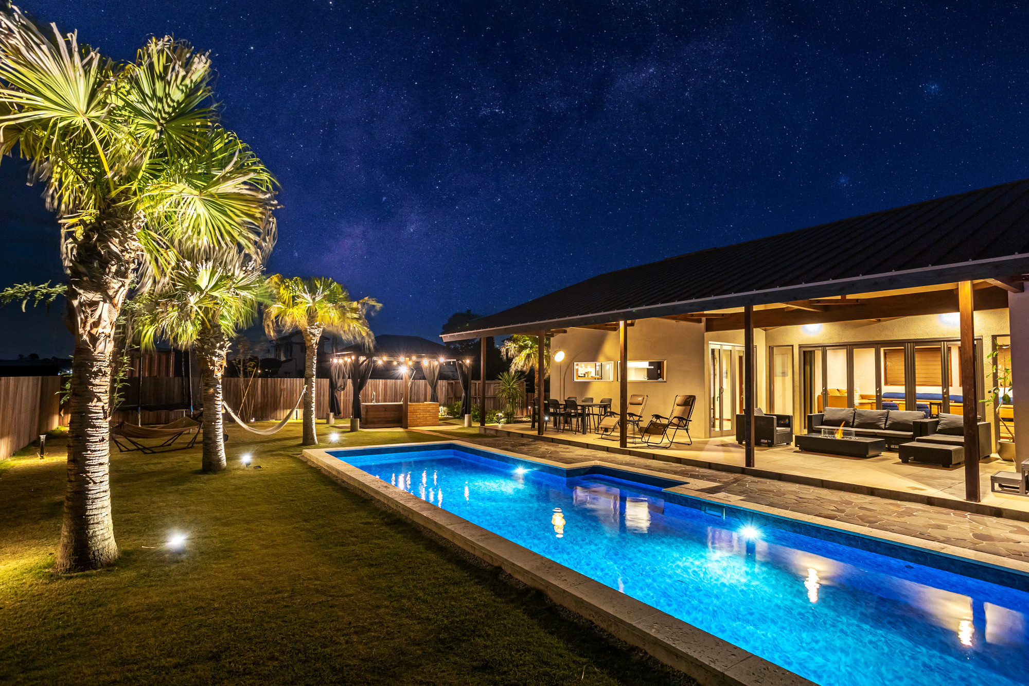 
            オーシャンリゾートmoe-luana　１日１組１棟貸し切り　６名様　宿泊券
          