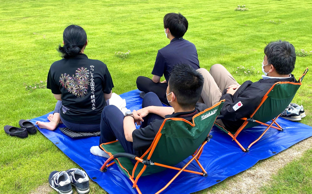 視野いっぱいに打ち上げられる花火を全身で感じてみよう！