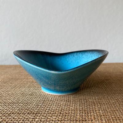 ふるさと納税 多治見市 【令和7年産:玄米】特別栽培米コシヒカリ(10kg)+【美濃焼】青輝貫入楕円小鉢(2個) |  | 01