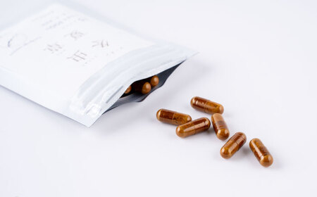 冬虫夏草 粉末 カプセル 1箱 15粒 オリジナルミニブック付き【株式会社 くろいし】[AYAX002]