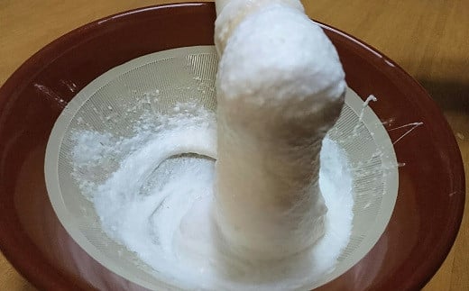 すり鉢で擂（す）る時間を長めにすると粘りが一段とアップします。