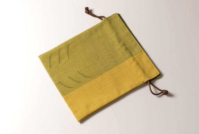 ウージ染め手織りグーシ巾着(AI001)