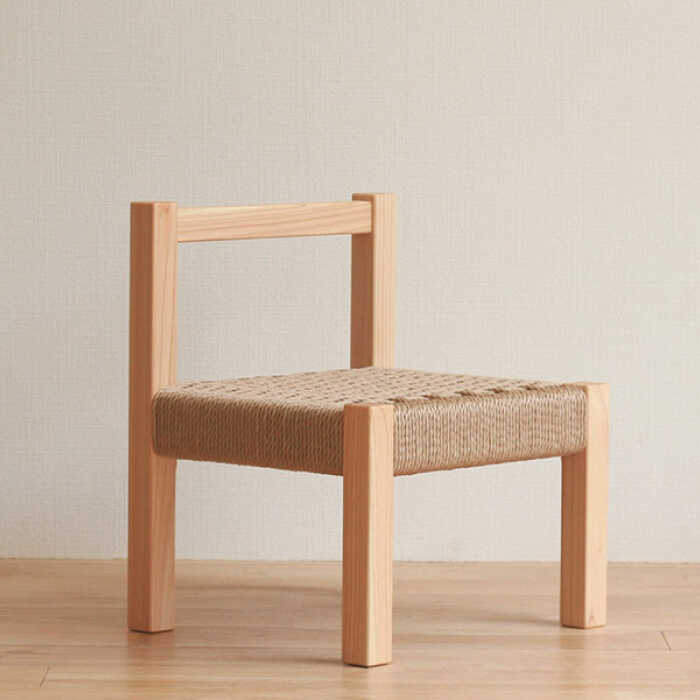 【ふるさと納税】対馬ヒノキ の キッズチェア （ ベージュ ）《対馬市》【家具製作所kiiro】 チェア 椅子 家具 ヒノキ [WAL012]
