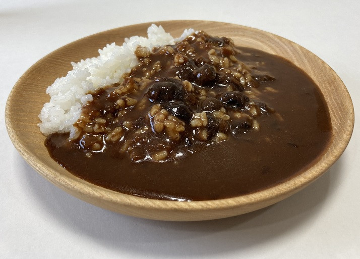 
信濃の国アルクマ　きのことすりおろしリンゴのカレー・ブルーベリーカレーセット
