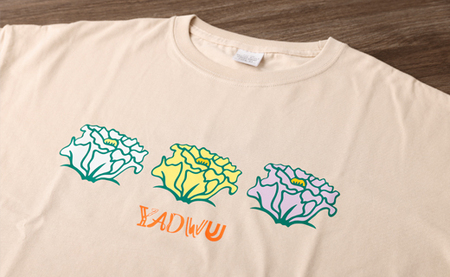 【トルコギキョウ（サンドベージュ）：S･M･L･XL】徳之島 天城町 YADWU オリジナル Tシャツ 地域ブランド ヤドゥー 1枚 服 洋服 デザイン プリント レディース メンズ 男女兼用 鹿児島