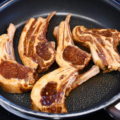 ふるさと納税 旭川市 味付ラムチョップジンギスカン合計約600g(4〜8本入)_01676 |  | 02