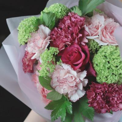 ふるさと納税 筑西市 【母の日】季節のお花のアレンジメントLLサイズ〜花瓶不要!届いてそのまま飾れるフラワーアレンジ |  | 01