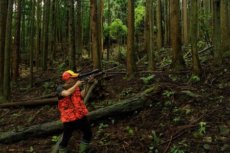 【京都・福知山】猟師兼料理人と行く！狩猟とジビエフルコース体験プラン（２日間/３食付）大人1名様 FCN006