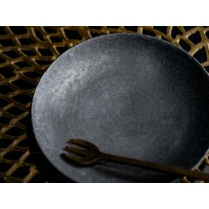 【煌めきの一枚が特別を演出】有田焼 麟 Lin 15.5cm 小皿 2枚セット (Silver)【金照堂】プレート 小皿 食器 ハレの日 おもてなし 有田焼 ディナー 銀色 シルバー A25-513_