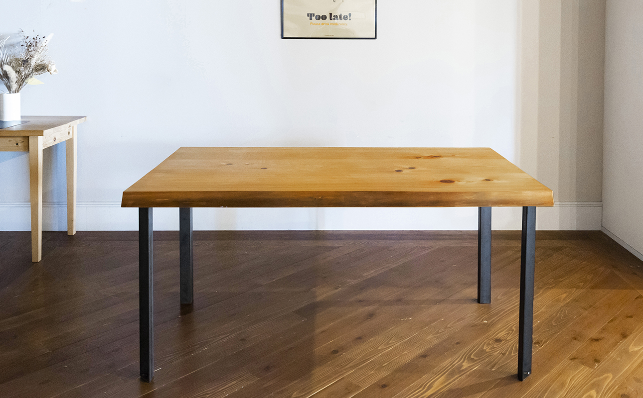 三重県 尾鷲（オワセ）ヒノキ使用、職人技「伊勢逢わせ」一枚板テーブル　幅1,800×奥行750～850×高さ約720mm　【家具 インテリア 一枚板 おすすめ ブランド メーカー オーダーメイド 手作