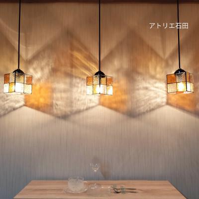 ふるさと納税 基山町 ステンドグラス　琥珀×クリアー【ペンダントランプ】 |  | 02