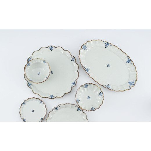 有田焼 菊オーバル皿  L 錆李朝リーヴス【まるぶん】食器 器 うつわ 皿 プレート フチサビ 染付 楕円皿 A16-20_イメージ5