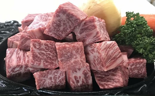 ステーキはもちろん家族で焼肉や、お友達とBBQなどお楽しみください。
柔らかい肉質と、旨味をご堪能いただけます。