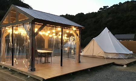 カブクリゾート施設丸ごと貸切満喫券 / 伊勢志摩 伊勢 志摩 三重 旅行券 旅行 体験 宿泊 旅行 観光 貸し切り 貸切 ｸﾞﾗﾝﾋﾟﾝｸﾞ ｻｳﾅ ｱｳﾄﾄﾞｱ ﾊﾞｰﾍﾞｷｭｰ ｲｾ ｼﾏ ｷｬﾝ