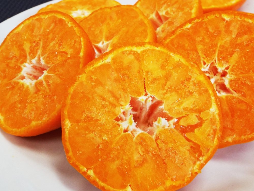 
                  小林果園の冷凍みかん(500g×3袋)＜訳あり＞＜C24-27＞_訳あり わけあり みかん ミカン 柑橘 冷凍みかん 冷凍 くだもの 果物 青果 果実 甘い ジューシー 産直 産地直送 旬 家庭用 柑橘類 人気 愛媛 傷 不揃い 規格外 【1171841】 YWTAD020
                