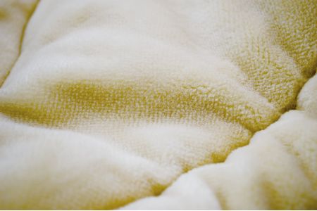 ダイアナ掛け布団 シングル(中綿・英国羊毛100%/襟と内側・綿ボア/表面テンセル100%) [0011]