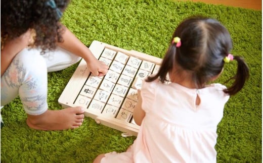 IKONIH アルファベット / おもちゃ 子供 こども オモチャ 玩具 プレゼント お祝い 木 出産祝い 安全 オーガニックトイ ファーストトイ ままごと おままごと キッチン アイコニー【kip019】