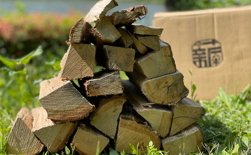 自然乾燥 盛岡ナラ薪 定期便 計600kg（20kg×10ケース×3か月）薪 まき キャンプ 薪ストーブ 焚火 たき火 アウトドア グッズ サウナ 人気 おすすめ 岩手 岩手県 定期 3回