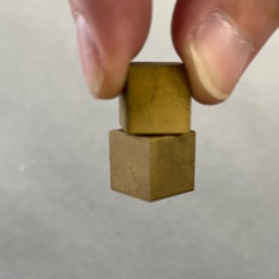 ふるさと納税 みよし市 真鍮マグネット【CUBE】(マグネットキューブ)16個 |  | 03