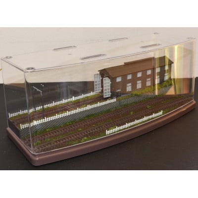 
            Nゲージ専用展示台 鉄道模型用 木造電車庫 ケース付きA＜ひな壇タイプ＞【1289380】
          