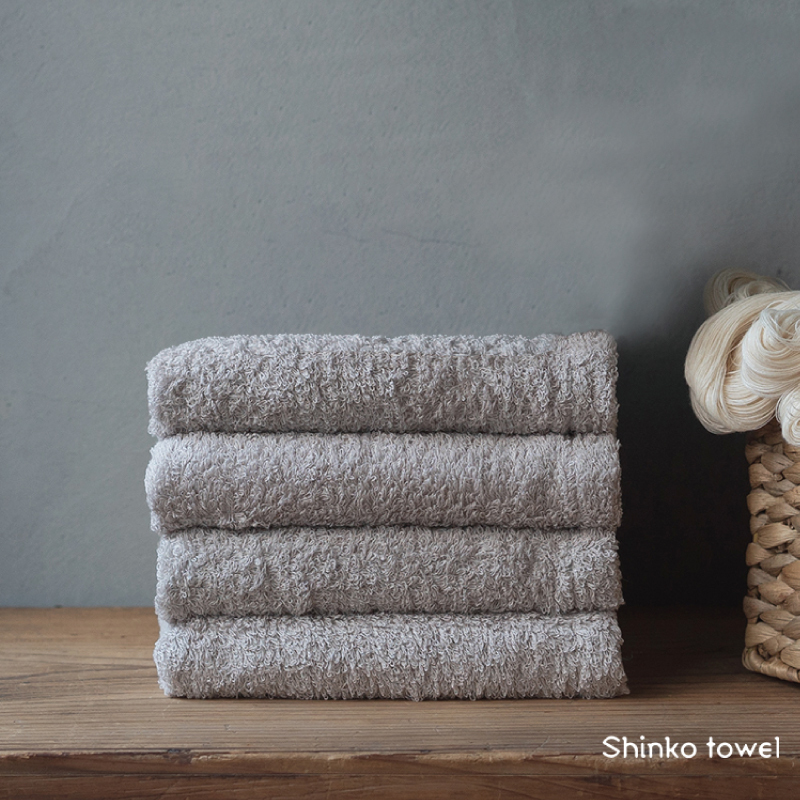 【TVで紹介！】おぅ！え～やん フェイスタオル（グレー）4枚【泉州タオル 国産 吸水 普段使い 無地 シンプル 日用品 家族 ファミリー】  099H4284