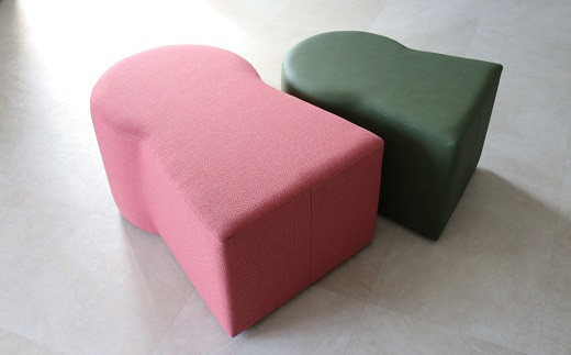 参考画像：古墳型スツール　大／小