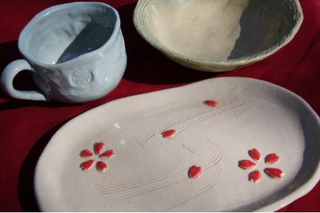 陶芸体験【手びねり】 ／ チケット 体験チケット てびねり とうげい 陶芸 体験 粘土 手作り 手づくり 作品 器 食器 皿 コップ 酒蔵 温かみ 日本建築 茨城県 No.062