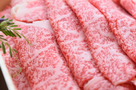 【畜産農家支援】【4等級以上】極上近江牛すきしゃぶ用（ロース・肩ロース）【 500g】【AG03SM】【リピート多数】【頑張った方へのご褒美を贅沢に】