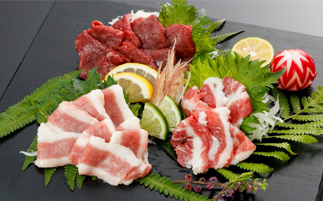 
            【桜屋】 馬刺し 3種 【赤身・フタエゴ・サガリ】 計450g （専用醤油付き 150ml×1本） 馬刺 馬肉 馬 冷凍
          