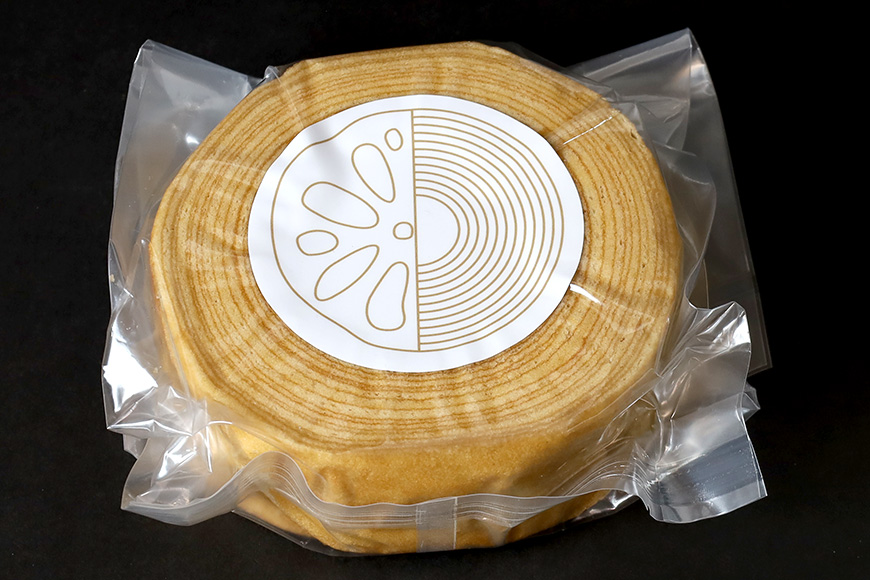【数量限定】 Lotus Roll 1個 バームクーヘン れんこん ロータスロール レンコン 蓮根 高級 希少 お菓子 スイーツ 贈答 お祝い お返し 贈り物 プレゼント ギフト 包装 のし お年賀 