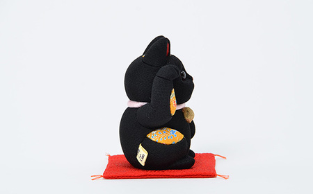 木目込人形（招き猫・風水（中）黒） ／ まねきねこ 猫 飾り物 人形 置物 ちりめん 伝統工芸 縁起 開運招福 千客万来 商売繁盛 金運 インテリア プレゼント 雑貨 可愛い 柿沼東光 クールジャパン